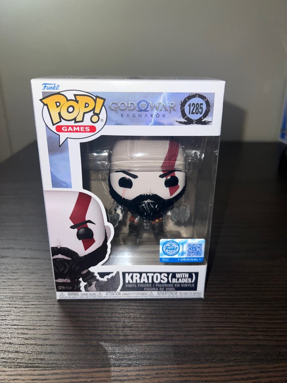 EXCLUSIVE Kratos w/ Blades God of War Funko Pop #1285 Playstation Video Games